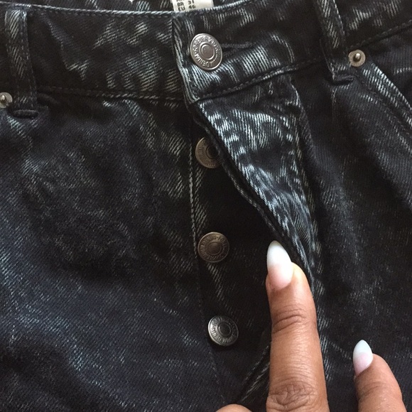 New Black Acid Wash High Rose Shorts - Picture 3 of 6